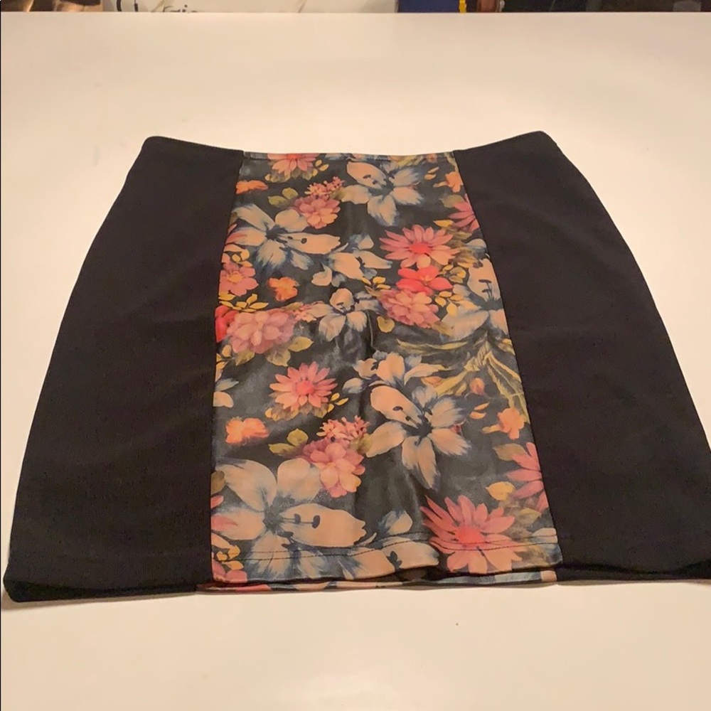 faux leather panel minkpink skirt